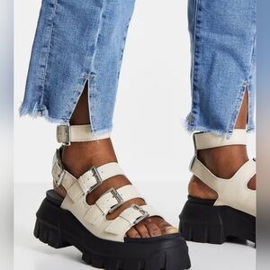 Topshop Size‎  7  (38) Women's Leather Gladiator Block Buckle Sandals Cream